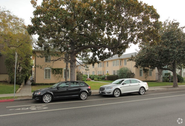 Primary Photo - 614-618 San Vicente Blvd