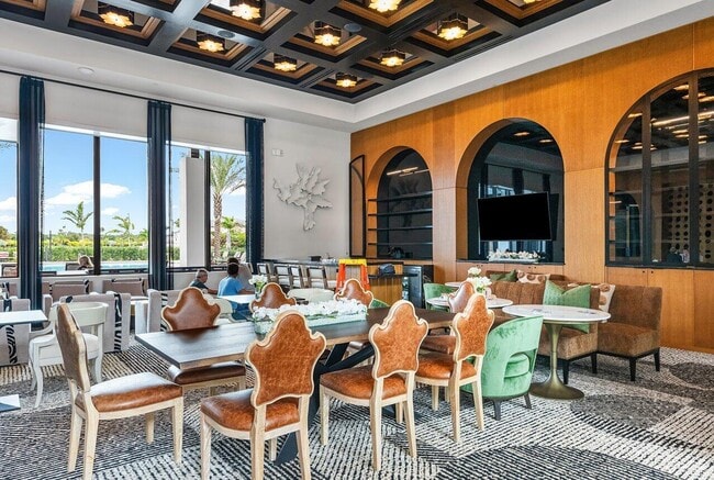 Building Photo - 8330 Essex Country Clb Dr