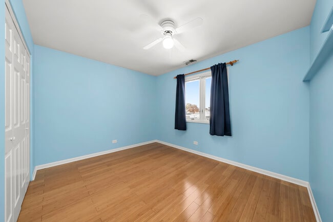 Building Photo - 7432 W Ainslie St