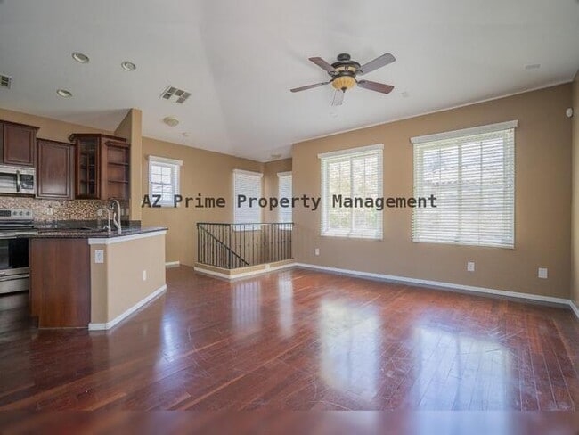 Building Photo - 5616 S 21st Pl