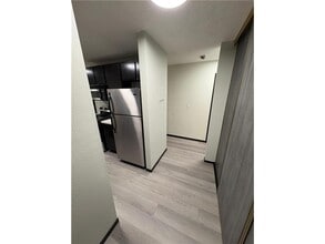 Building Photo - 907 Coulee Rd