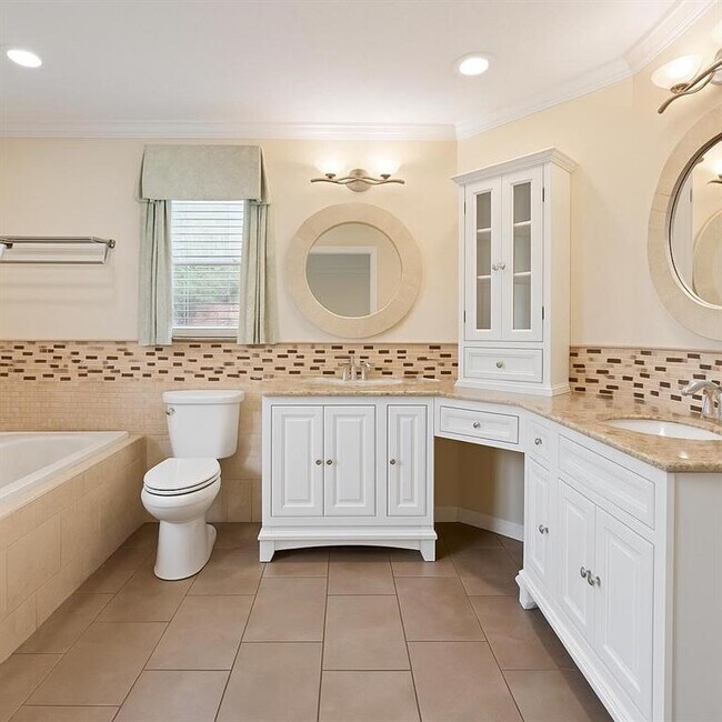 Building Photo - 2641 Village Way Dr.