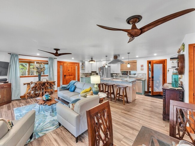 Building Photo - Oceanfront Estate: The Honolii Hale