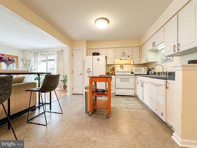 Building Photo - 14358 Haysickle Ct