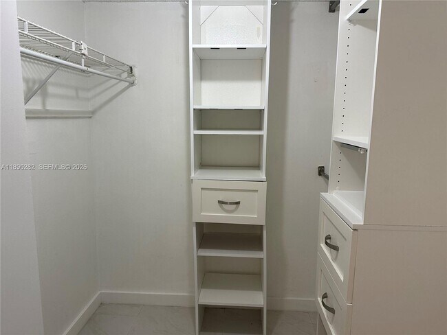 Building Photo - 7051 Environ Blvd