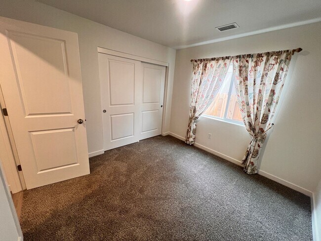 Building Photo - Dayton Home for Rent
