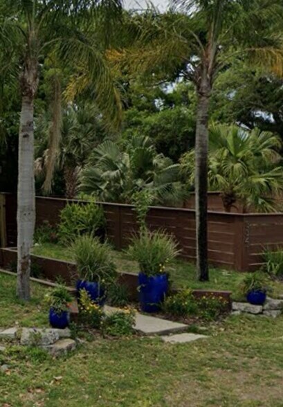 Building Photo - 3341 1st Ave