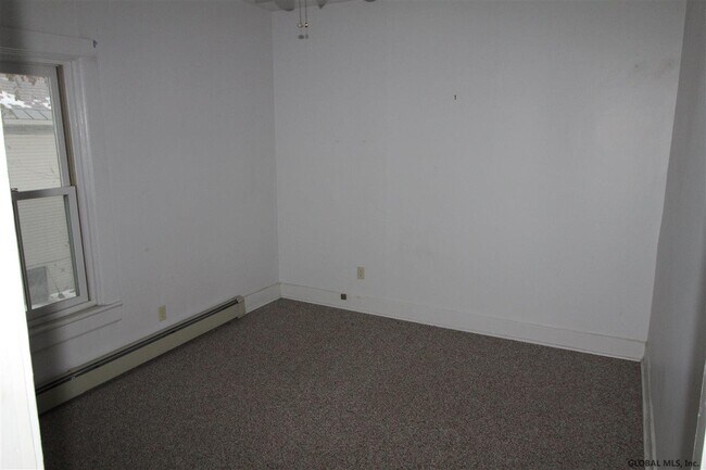 Building Photo - 598 N Broadway