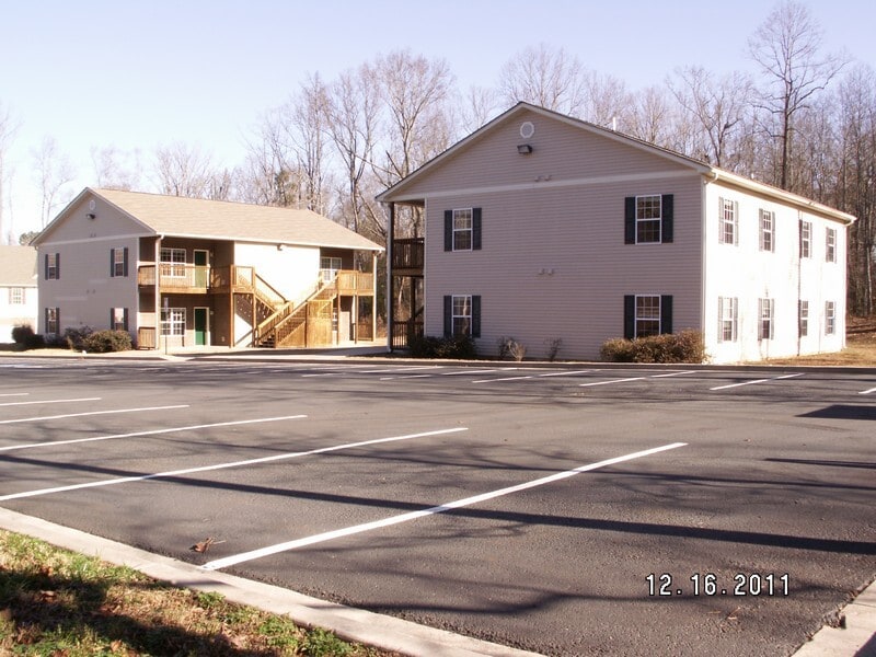 Building Photo - 7402 Courtyard Dr