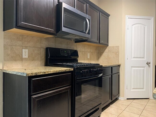 Building Photo - 6353 Eagle Lake Ct