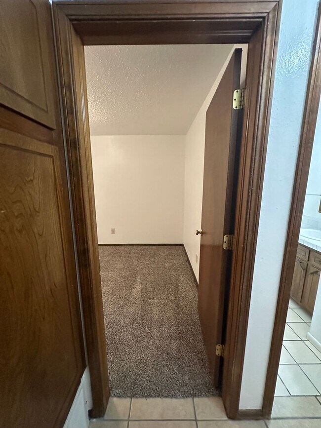 Building Photo - 4808 S Dimple Dr