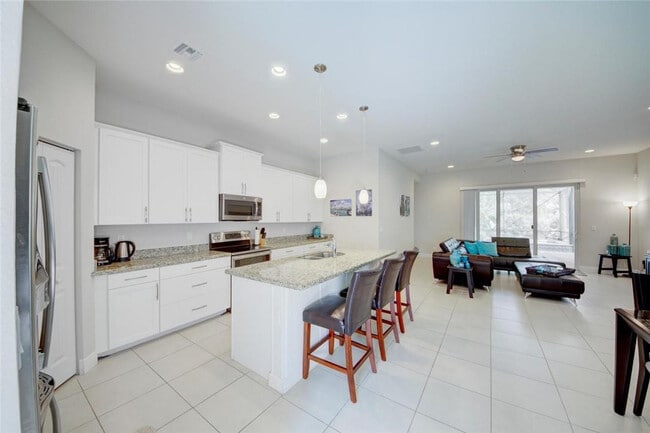 Building Photo - 495 NE Abaca Way