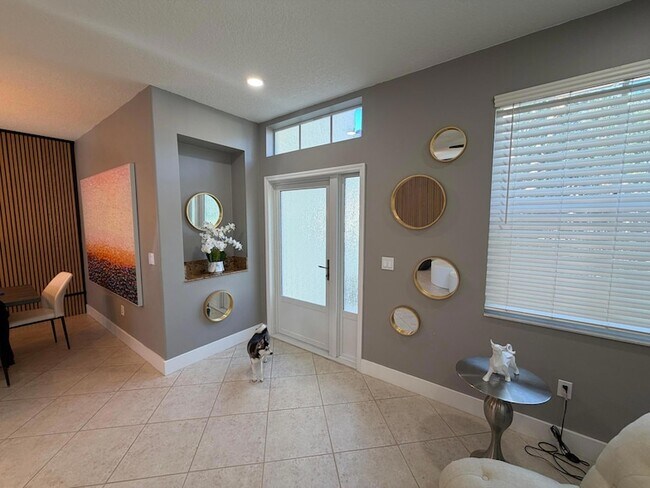 Building Photo - 6094 Oak Bluff Way