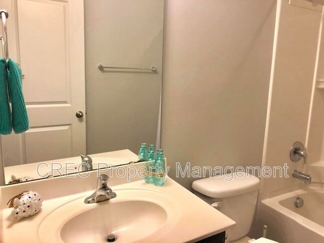 Building Photo - 1050 Lexi Ct