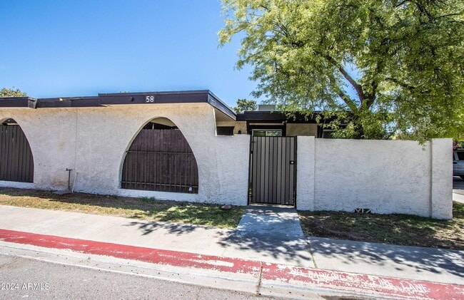 Primary Photo - 720 S Dobson Rd