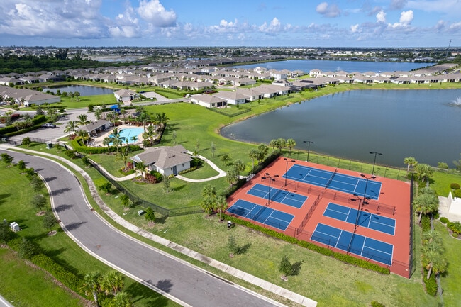 Building Photo - 210 Spg Hl Lk Lp