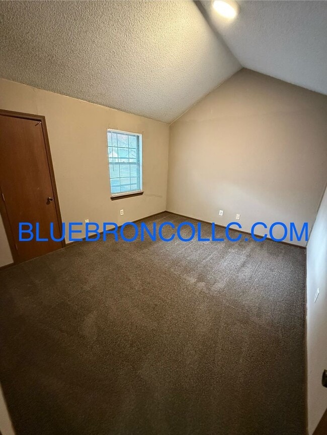 Building Photo - New vinyl plank flooring and updated finis...