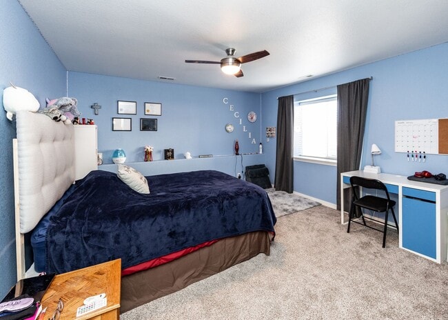Building Photo - Fabulous 6 bedroom + office D20 Home with ...
