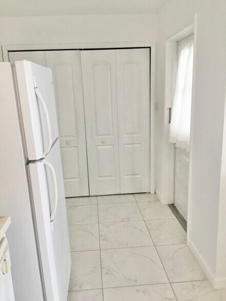 Building Photo - 15623 SE 92nd Ct