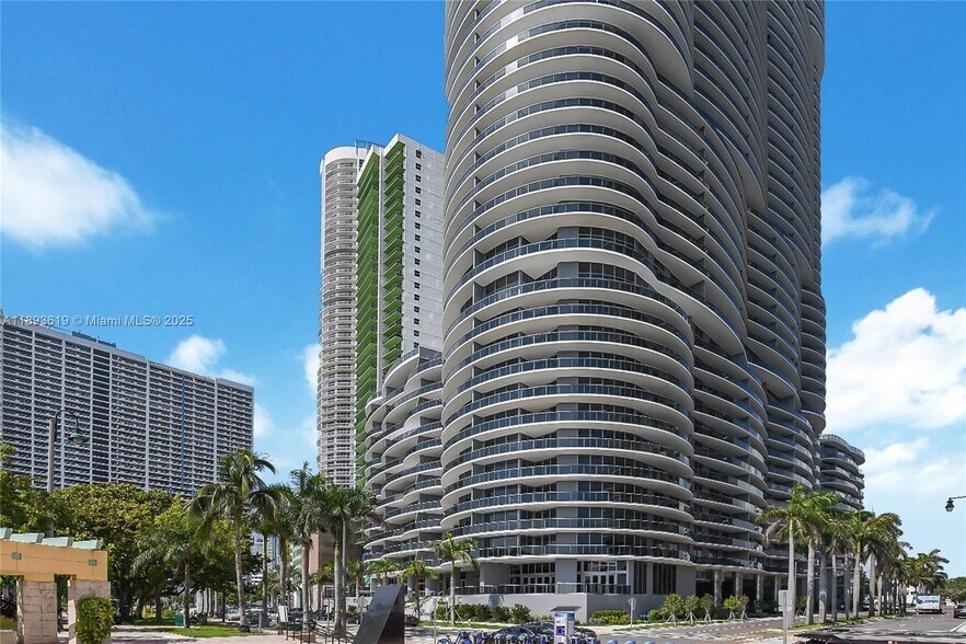 Building Photo - 488 NE 18th St