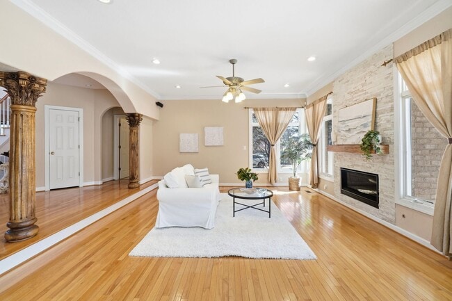 Building Photo - Ready NOW in The Reserve at Great Neck, Top-Rated Schools, Pet Friendly