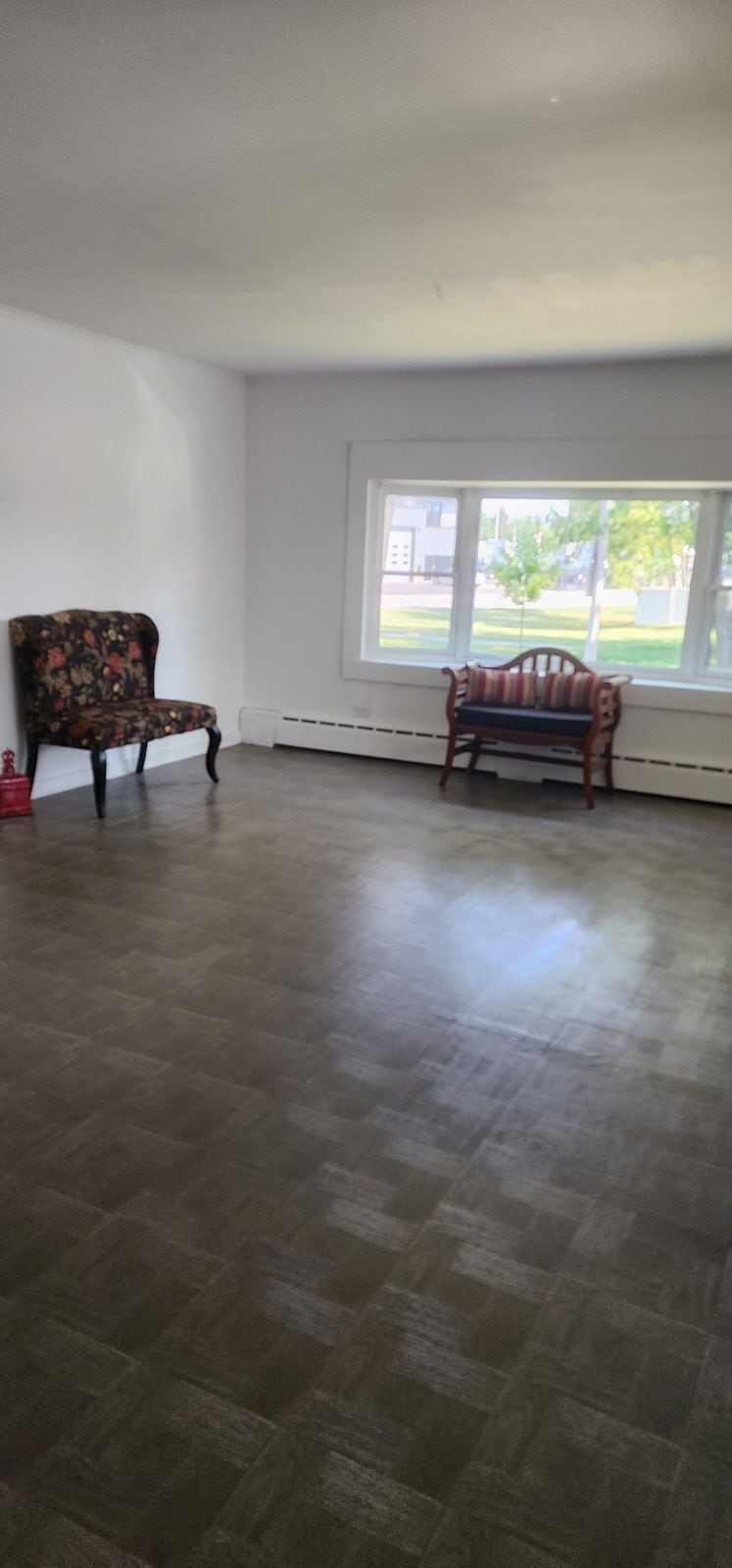 Building Photo - 10850 Parkside Ave