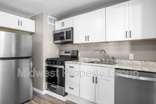 Building Photo - 1421 Vero Dr