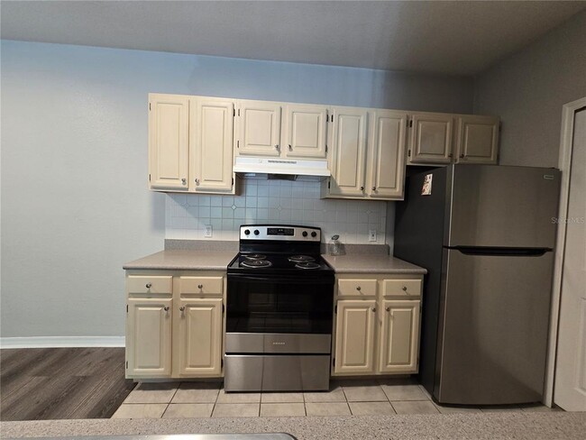 Building Photo - 5807 Legacy Crescent Pl