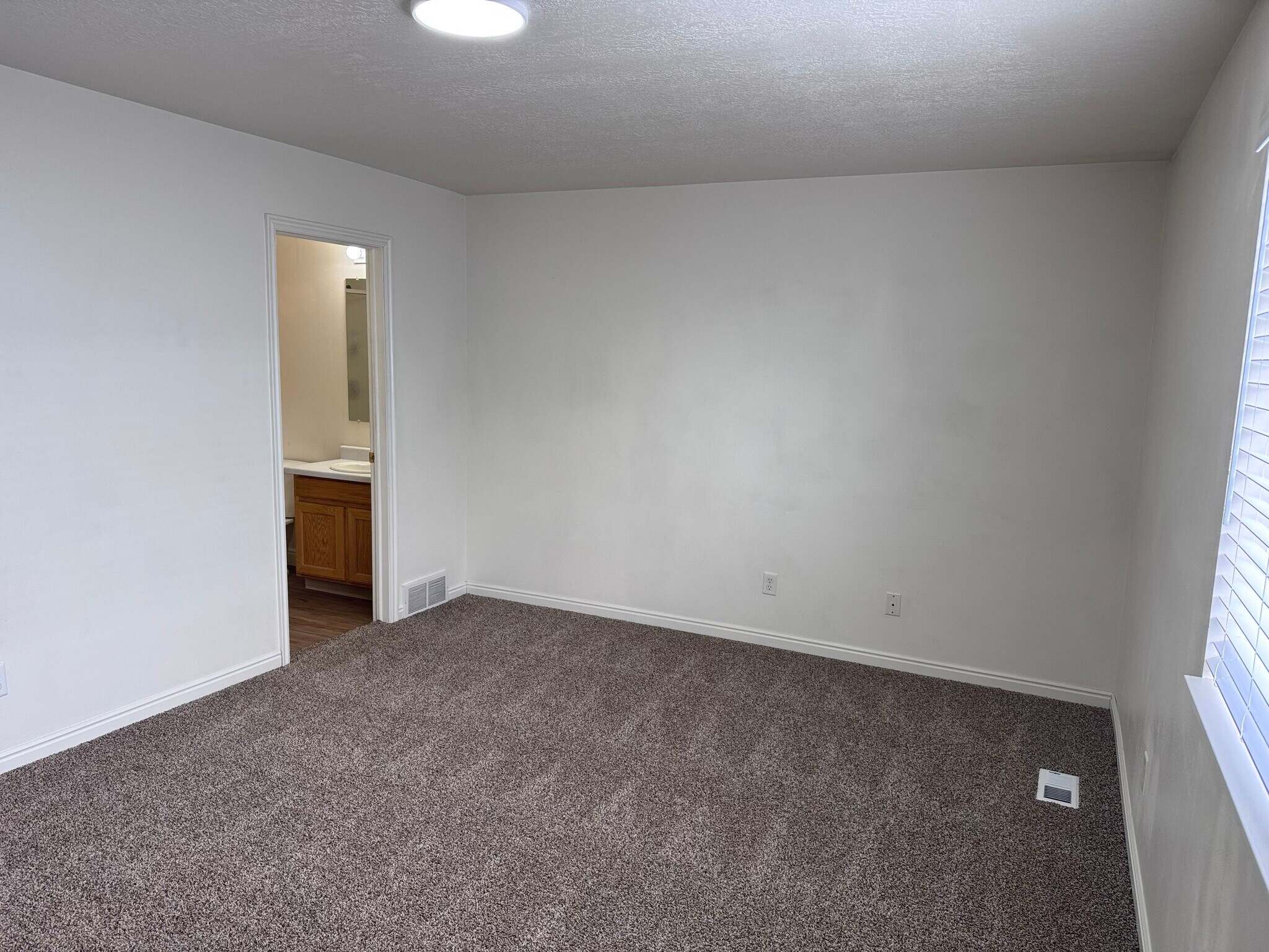Building Photo - 2455 W 450 N