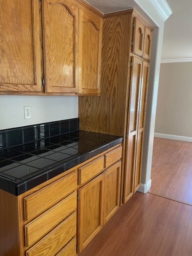 Building Photo - Tracy Home  Available for Rent