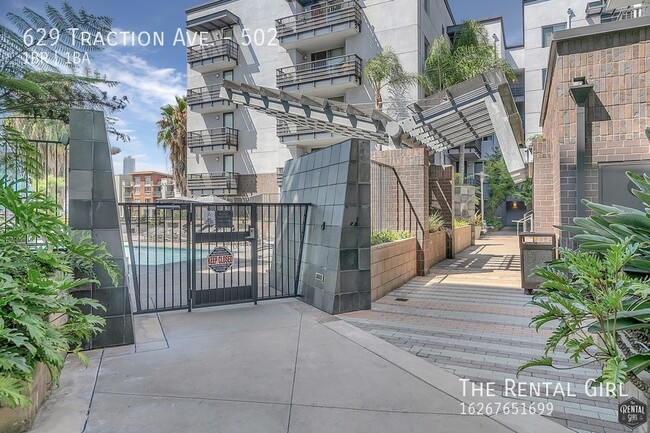 Building Photo - Bright 1 Bed/1 Bath Arts District Condo| S...