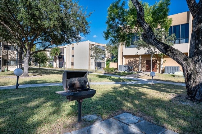 Building Photo - 8415 SW 107th Ave