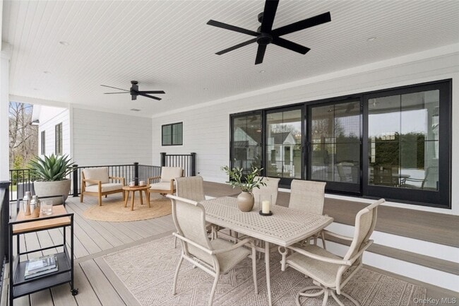 Building Photo - 47 Old Riverhead Rd