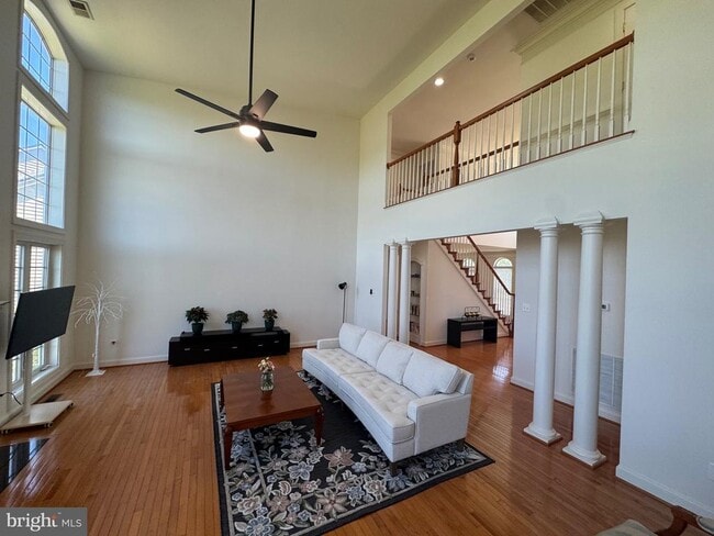 Building Photo - 5117 Sante Fe Ct