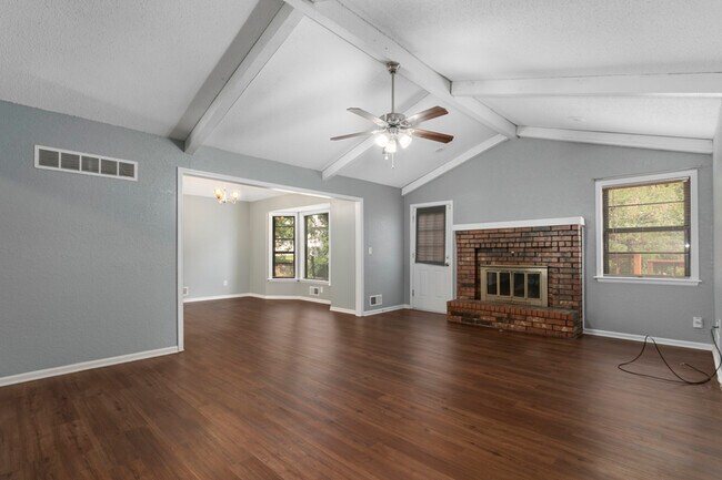 Building Photo - 3513 NE Stanton St