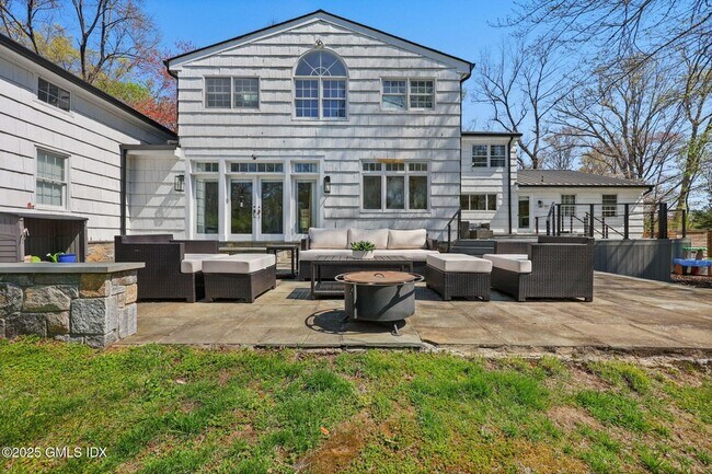 Building Photo - 10 Old Forge Rd