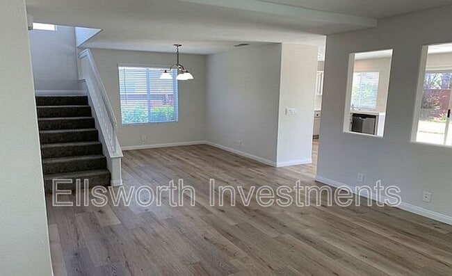 Building Photo - 744 Cardona Ave