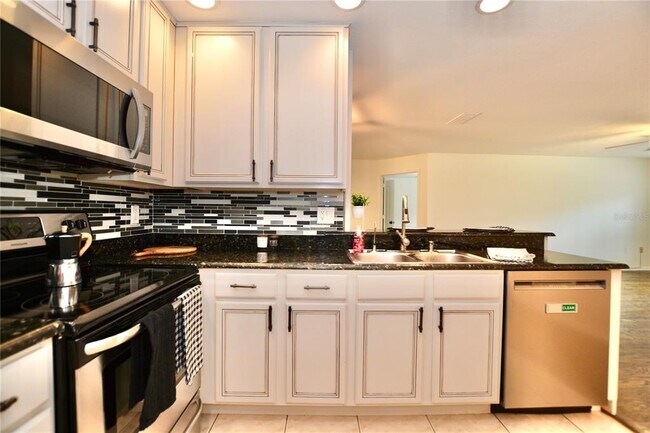 Building Photo - 895 Normandy Trace Rd