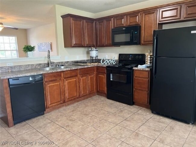 Building Photo - 8214 Huntington Way