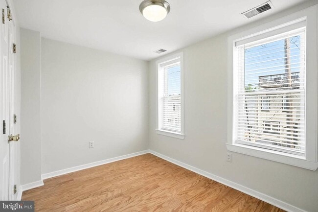 Building Photo - 251 S Robinson St