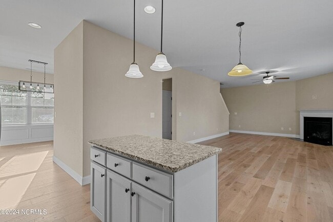 Building Photo - 204 Sandy Springs Rd