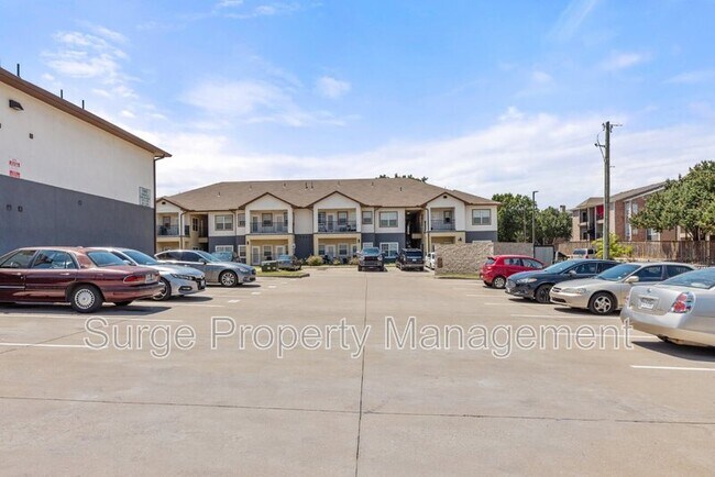 Building Photo - 13609 Pinnacle Cir W