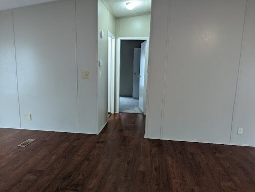 Building Photo - 303 Lindsey Farm Rd