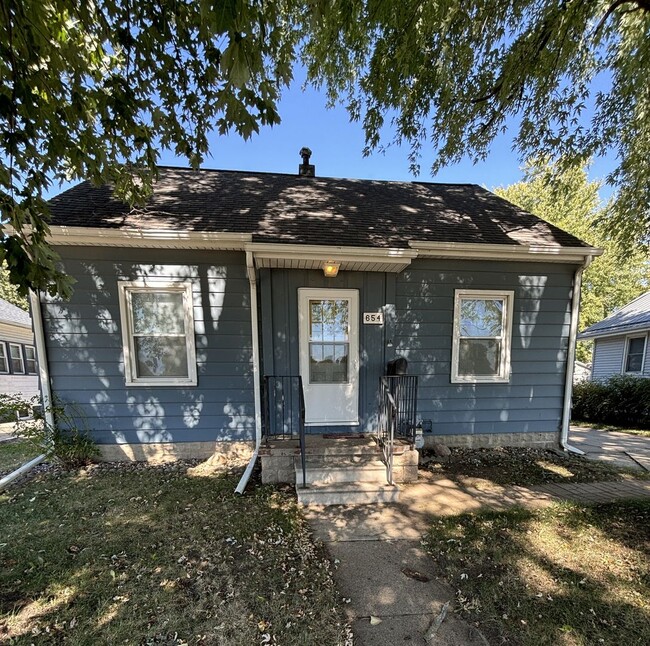 Primary Photo - 3 Bedroom, 1 bath home