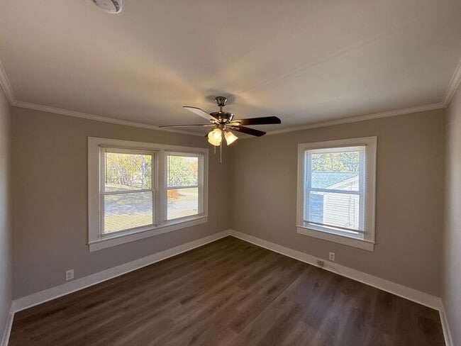 Building Photo - T.R. Lawing Realty Property