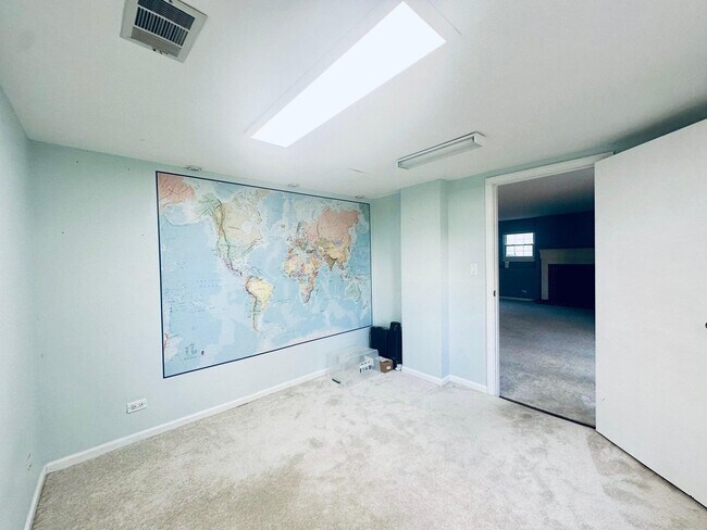 Building Photo - 612 Orrington Ct