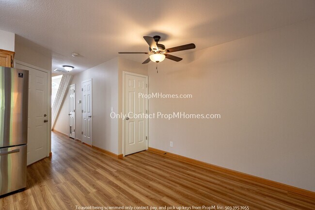 Building Photo - Open-Concept Living with Easy Portland Com...