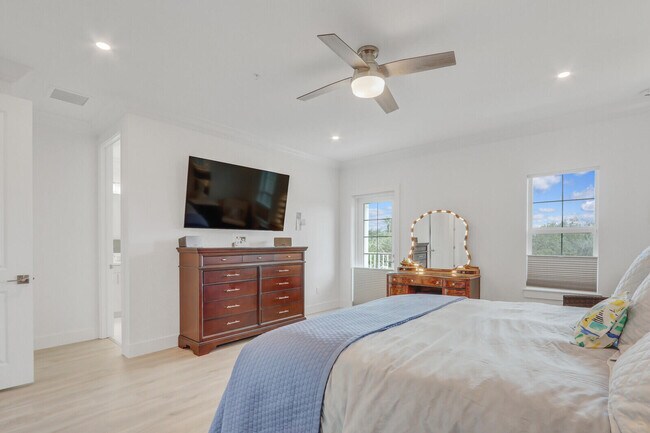 Building Photo - 120 Water Pointe Pl