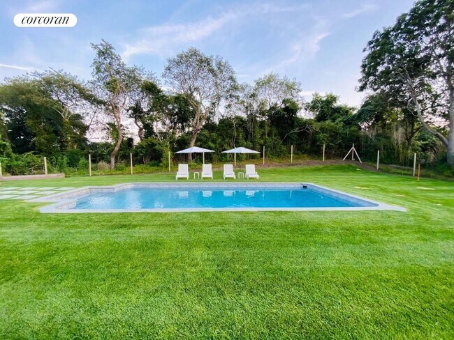 Building Photo - 29 W Lake Dr