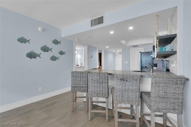 Building Photo - 890 S Collier Blvd